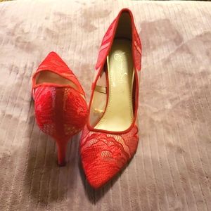 Jessica Simpson Embroidered lace red heels